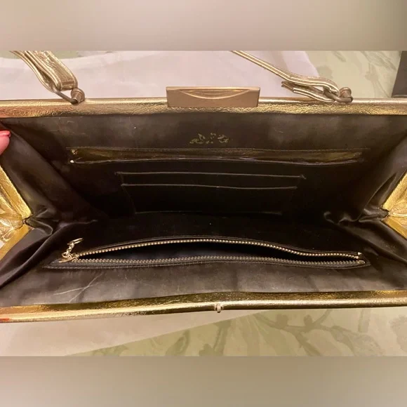 Rosart Vintage Oriental Scene Fabric Rectangle Handbag with Gold Leather Accents - Picture 6 of 16